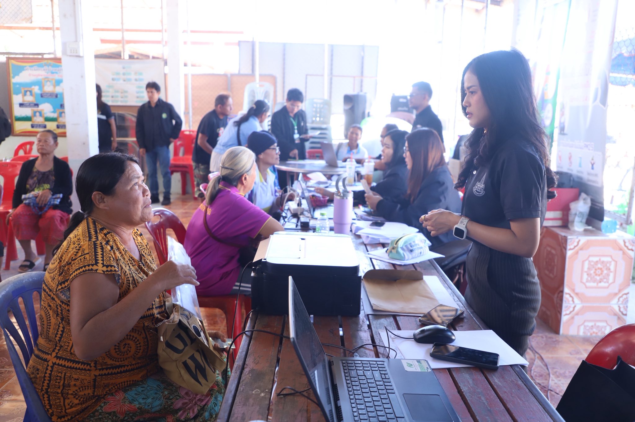 title - “ส.ป.ก. ไม่ทิ้งใครไว้ข้างหลัง” เลขาฯ สั่งลุย ศูนย์เคลื่อนที่ เร่งช่วยเกษตรกรในเขตปฏิรูปที่ดินในพื้นที่เสี่ยงภัย